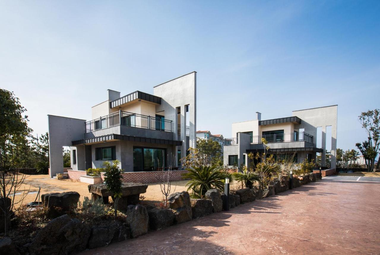 Cass Spa Pension Jeju Exterior photo